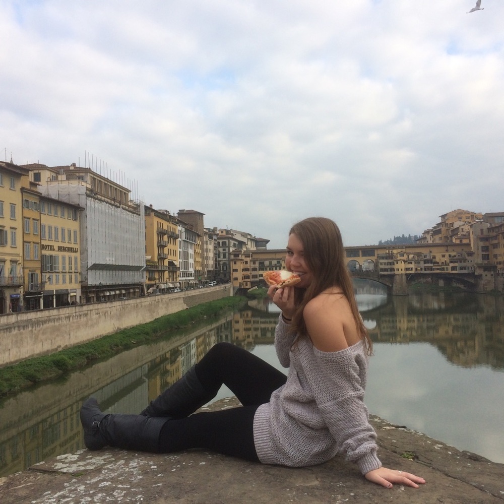 Meet your Posher, Stephanie